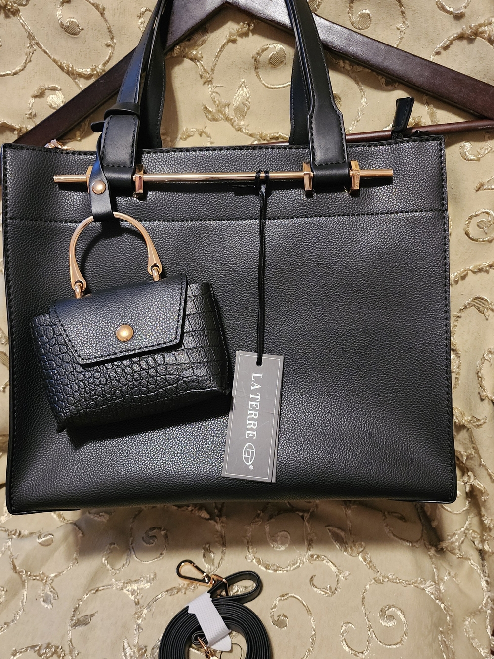 LA TERRE Black Tote with Mini Satchel